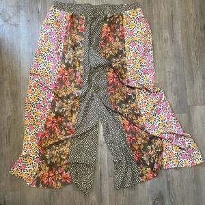 Cato Seagrass Size 22/24W Patchwork Floral Leopard Print Wide Leg Palazzo Pants